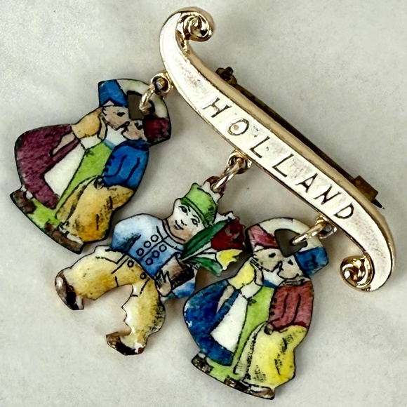 Antique Enamel Pin Holland Banner 3 Boys Girls Dangling Charms Souvenir Brooch - Picture 8 of 9